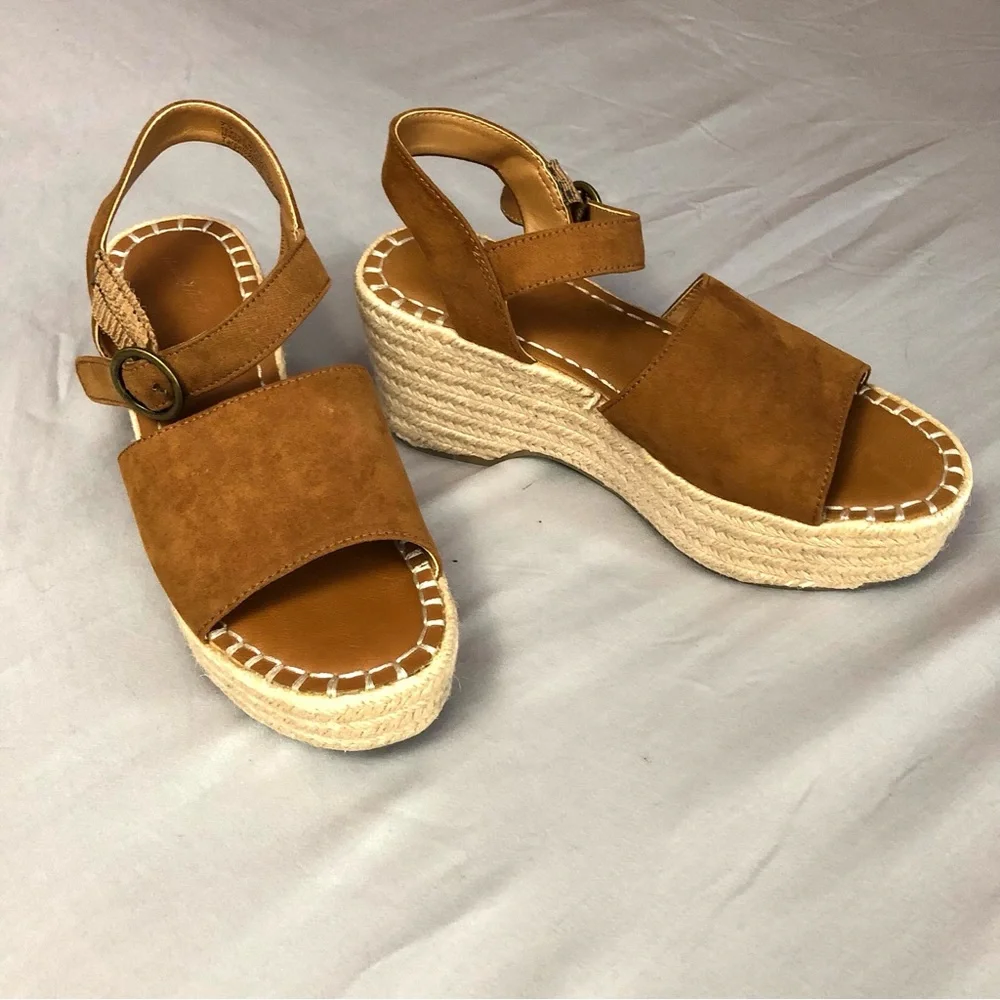 Universal Thread Brown Espadrille Wedge‎ Sandals Vegan Suede Women’s size 7.5